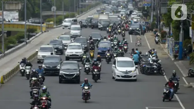    Jakarta Bebas Ganjil Genap: Senin Syahdu di Tengah Libur Lebaran!   Ganjil Genap Jakarta Cuti Lebaran: Jalanan Ibu Kota Bebas Hambatan!   Senin 7 April: Jakarta Lepas dari Jeratan Ganjil Genap, Nikmati Libur Panjang!   Libur Lebaran Berlanjut, Ganjil Genap Jakarta Ikut Mudik!   Jakarta