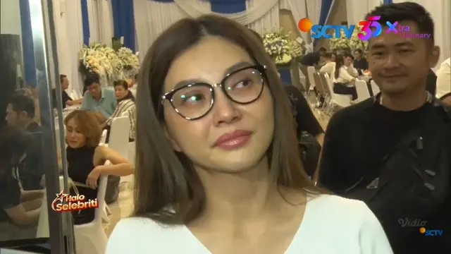 Cerita pilu di balik jas biru Hendri Lo, ayah Sarwendah yang dipakai dalam peti mati