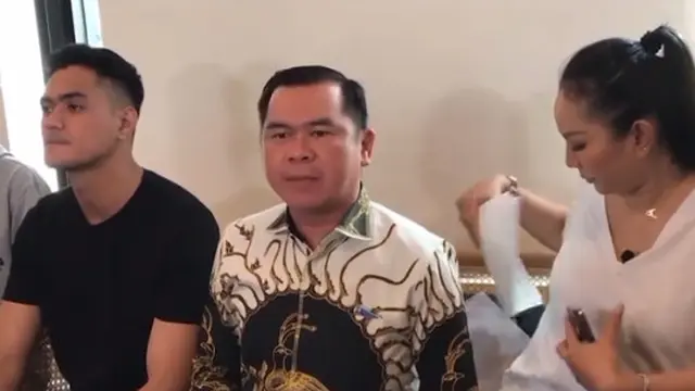 Berikan Klarifikasi, Ini 6 Potret Ricky W Miraza yang Dituding Selingkuhan Kalina Ocktaranny