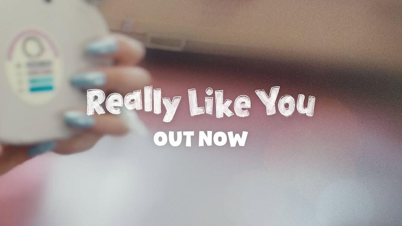 BABYMONSTER Rilis MV 'Really Like You' dengan Konsep ala Sekolah, Beri Kejutan di Akhir Video untuk Penggemar