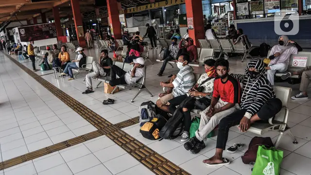 FOTO: Jumlah Penumpang Bus AKAP di Terminal Kampung Rambutan Melonjak