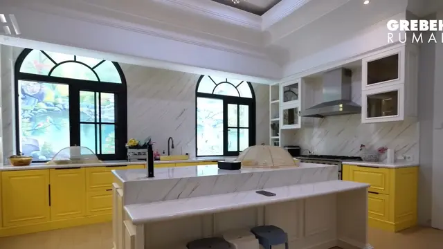 Potret Ruang Makan Rumah Sarwendah