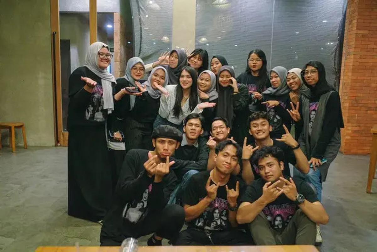 Potret 6 Artis Buka Puasa Bareng Fans Ini Penuh Kehangatan, Kekeluargaannya Terasa