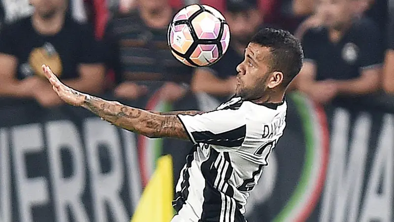 3 Klub Tiongkok Berebut Bek Juventus