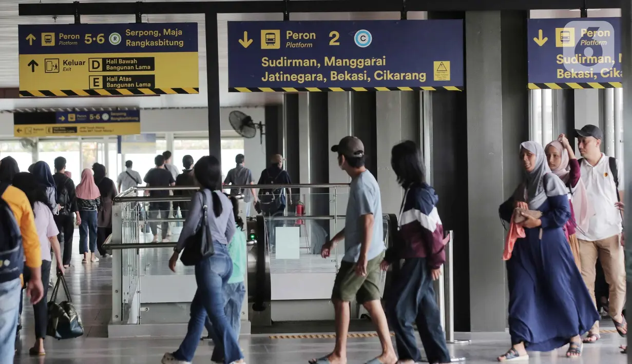 Bangunan baru Stasiun Tanah Abang dirancang dengan konsep transit oriented development (TOD) yang mengutamakan konektivitas dan mobilitas berkelanjutan. (Liputan6.com/Angga Yuniar)