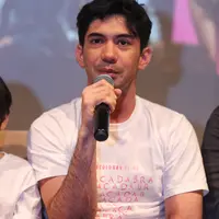 Film 'Abracadabra', Reza Rahadian saat ditemui di XXI Plaza Indonesia, Jakarta Pusat, Rabu (8/1/2020). (Adrian Putra/Fimela.com)