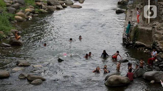 Aliran Sungai Ciliwung di Bogor Surut Akibat Kemarau
