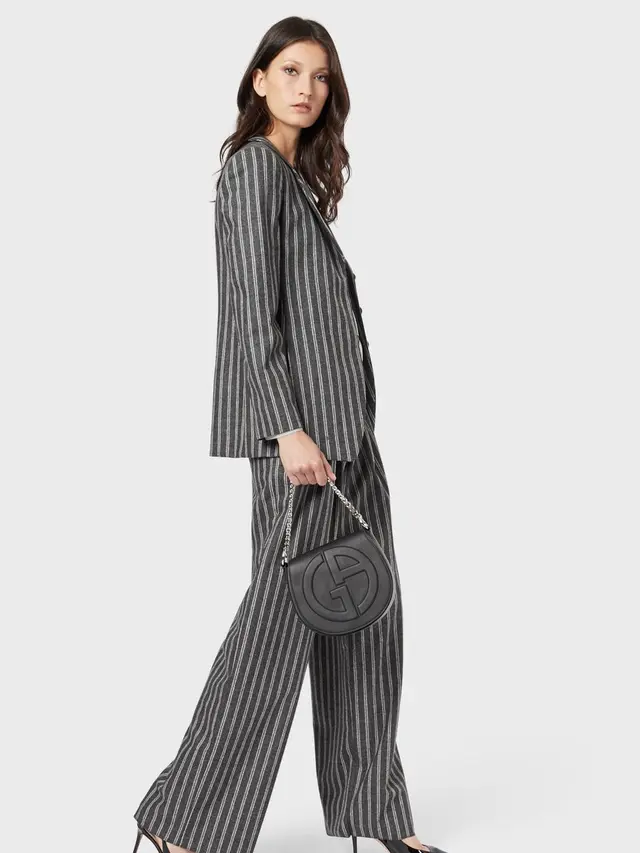 Inspirasi tampilan power dressing