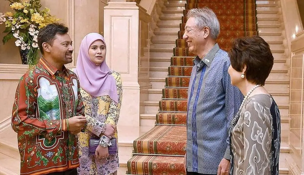 Memiliki darah Swiss dan masih keturunan Sultan Brunei yang merupakan kerabat jauh kerajaan, Sarah bersama suami dikaruniai empat orang anak, yakni dua laki-laki dan dua perempuan. (Instagram.com/bruneiroyalfamily)