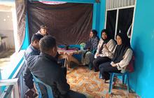 Ibu Menyusui Dapat MBG Berisi Salak Busuk Berulat