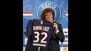 Di Paris St Germain, David Luiz, akan mengenakan kostum bernomor 32, Paris, Perancis, (7/8/2014). (REUTERS/Benoit Tessier)