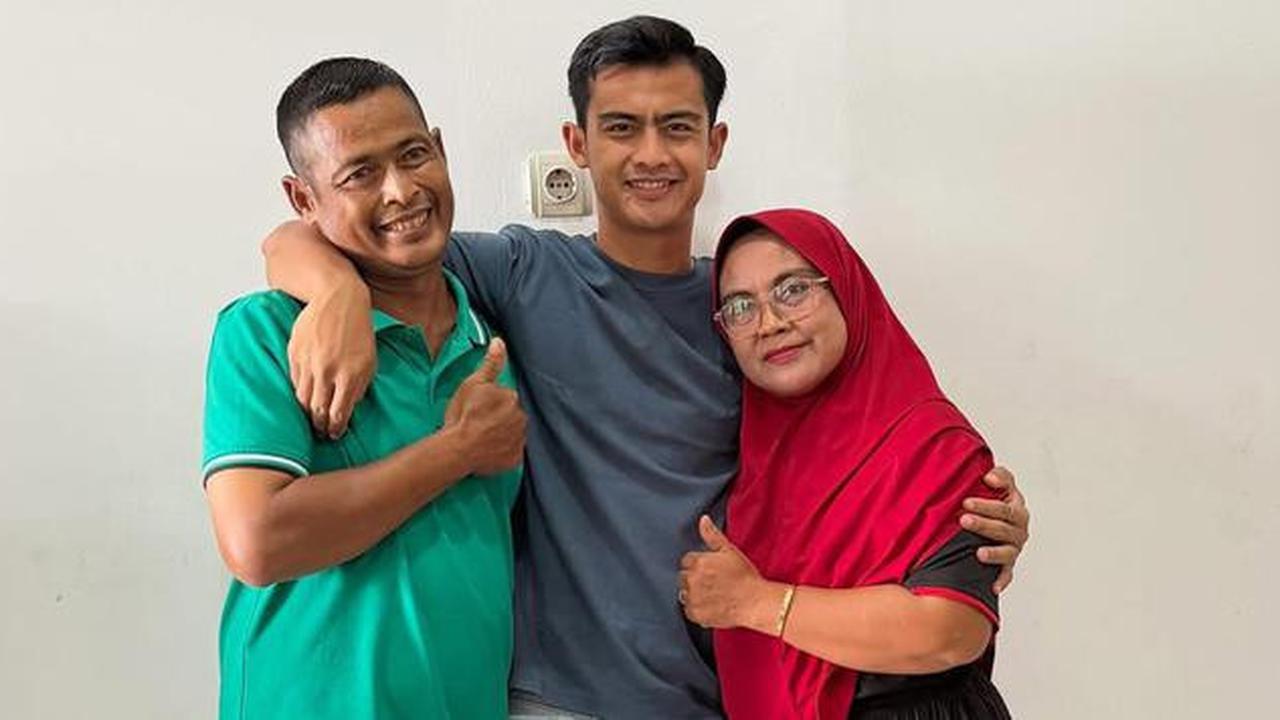 5 Potret Kesederhanaan Mendiang Ayah Pratama Arhan, Fondasi Hidup yang Membentuk Karakter Sang Pemain