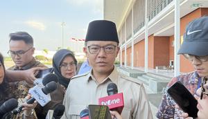 Menteri Luar Negeri (Menlu) Sugiono di Pangkalan TNI AU Halim Perdanakusuma Jakarta Timur, Selasa (14/10/2025) (Liputan6.com/Lizsa Egeham)