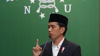  Jokowi saat menghadiri peringatan Maulid Nabi Muhammad SAW 1437 H sekaligus silaturahim dengan sejumlah Kyai Sepuh yang digelar oleh Gerakan Pemuda (GP) Ansor
