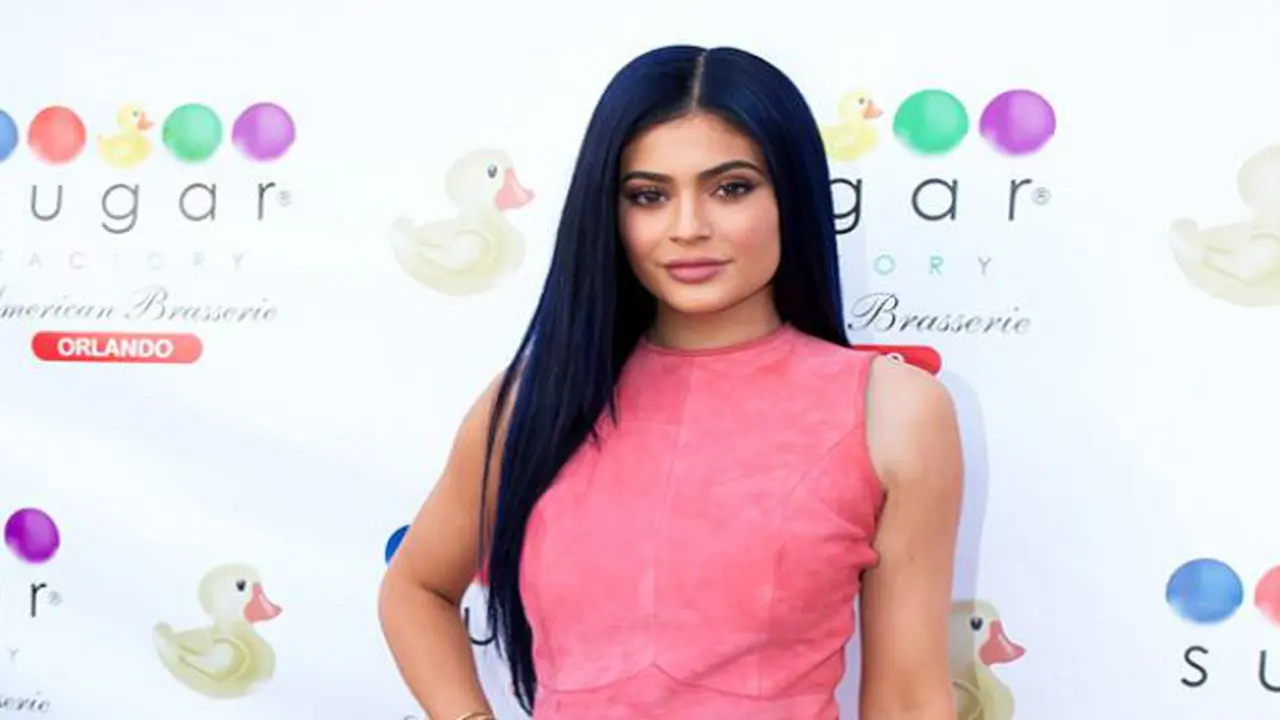Kylie Jenner Pamer Kedekatan dengan Rob Kardashian