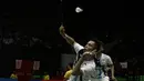 Ganda Putra Indonesia, Fajar Alfian/Muhammad Rian, saat menghadapi ganda China, Xuan Yi Ou/Zhang Nan, pada laga Indonesia Masters 2020 di Istora, Jakarta, Kamis (16/1). Fajar/Rian unggul 21-10, 12-21 dan 21-19. (Bola.com/Yoppy Renato)