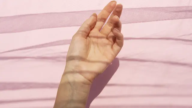 Tips Memilih Perhiasan Emas yang Sesuai Warna Kulit agar Tampilan Makin Mewah - 1