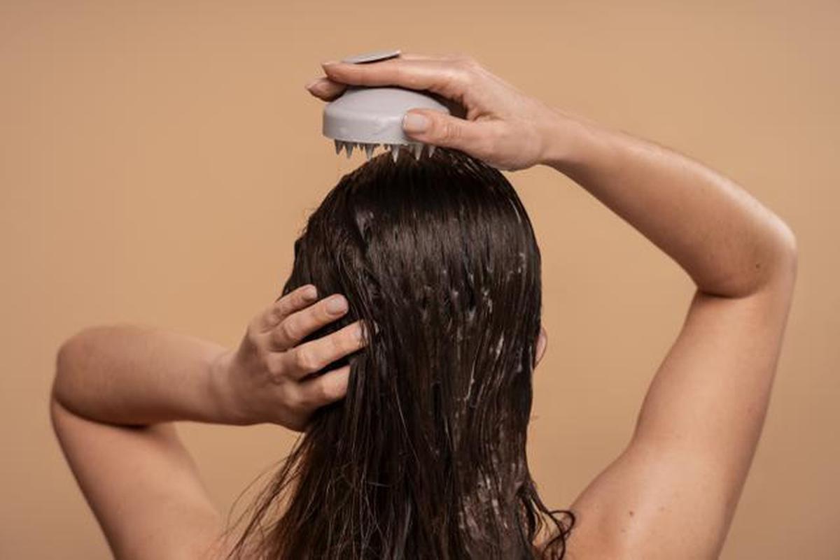 Bagaimana Cara Membuat Rambut Panjang Terlihat Bervolume? Ini 7 Teknik Styling dan Rekomendasi Gaya Rambutnya