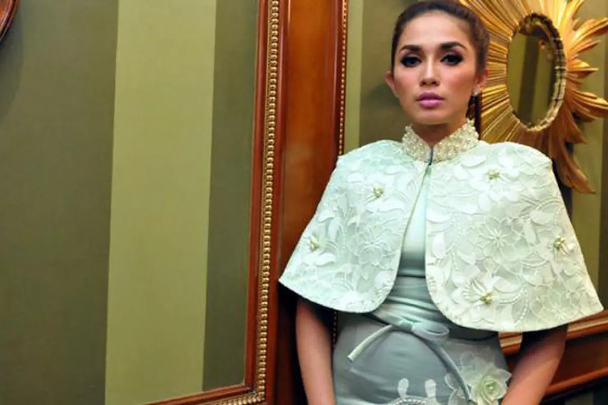 Pengalaman Ussy Menicure - Pedicure Gratis Karena Aplikasi (Iklan