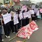 Aksi unjuk rasa Koalisi Jurnalis di Gorontalo menolak RUU Penyiaran (Arfandi Ibrahim/Liputan6.com)