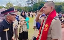 Viral Polisi Gendong Ayah yang Sakit di Momen Pelantikannya, Aksinya Tuai Pujian