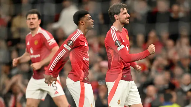 Manchester United Tantang Tottenham Hotspur