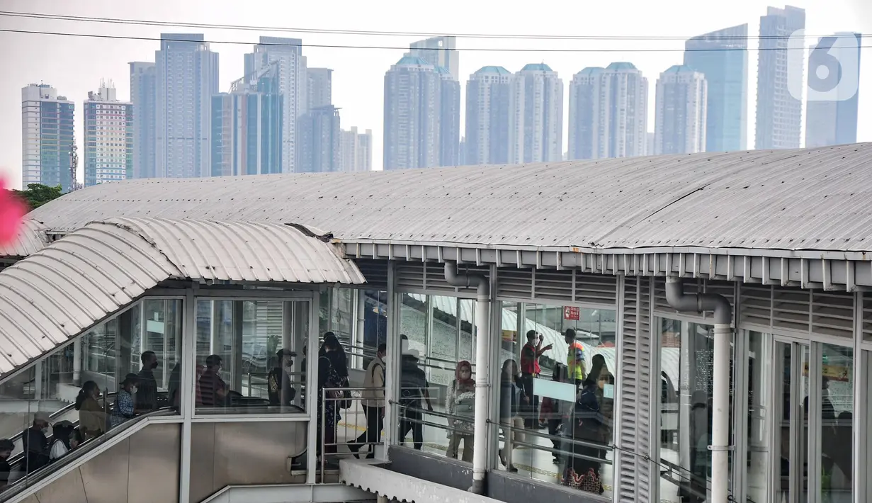 Pengembangan Stasiun Tanah Abang dilakukan secara bertahap. Tahap 1 ditargetkan selesai pada akhir tahun ini. (merdeka.com/Iqbal S. Nugroho)