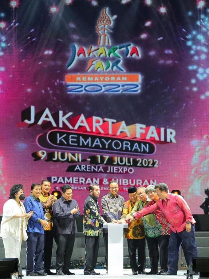 Berburu Kuliner Di Jakarta Fair 2022 Prj Ada Snack Unik Kemasan Jumbo