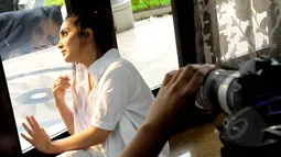 Penyanyi Ashanty menampilkan sisi sederhana saat melakukan proses penggarapan video klip untuk single terbarunya yang berjudul Sangat Berbeda di kediamannya, kawasan Cinere, Depok, Sabtu (2/5/2015). (Liputan6.com/Faisal R Syam)