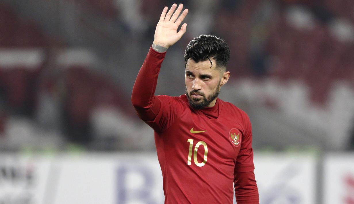 Stefano Lilipaly memperkuat Timnas Indonesia pada AFF 2016. Ia tampil dalam tujuh laga dengan mencetak dua gol untuk skuat Merah Putih. Namun, lagi-lagi Timnas Indonesia harus kalah di partai puncak usai ditekuk 1-4 oleh Thailand. (Bola.com/Yoppy Renato)