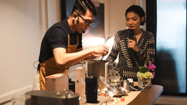 Rangkaian Kopi Edisi Terbatas Koleksi Festive Hasil Kolaborasi dengan Head Chef Kereta Mewah Orient Express