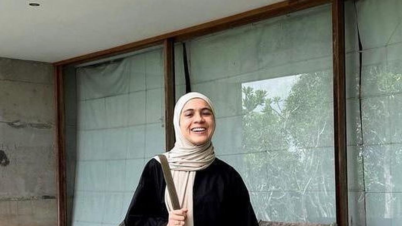 Rekomendasi Celana yang Cocok untuk Baju Hitam, Agar Tak Terlalu Monoton