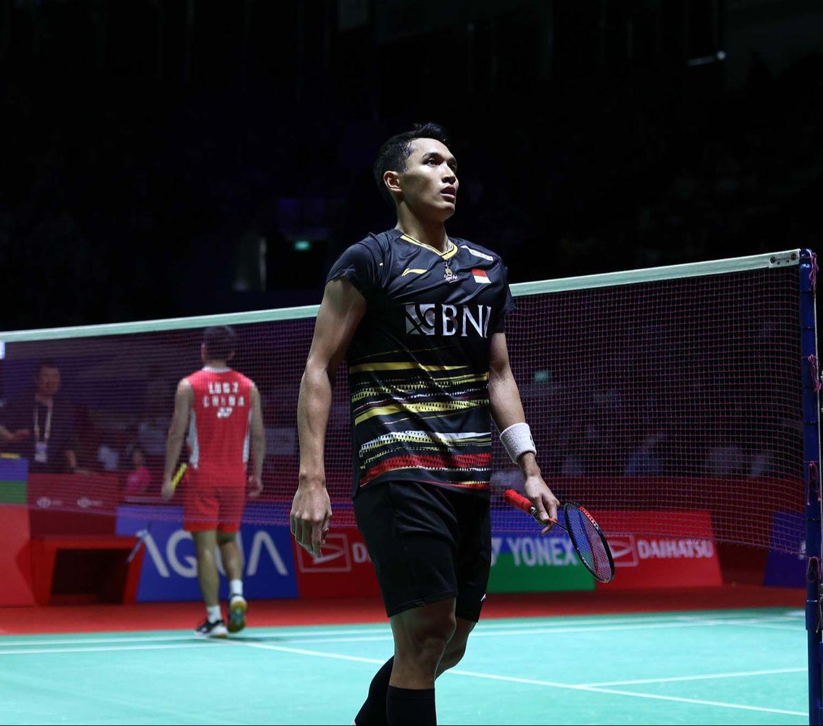 Pebulu tangkis tunggal putra Indonesia, Jonatan Christie gagal melaju ke babak 16 besar Indonesia Masters 2024. Jojo, sapaan akrab Jonatan, menelan kekalahan pahit dari wakil China, Lu Guang Zu saat berduel di Istora GBK, Senayan, Jakarta pada Rabu (24/1/