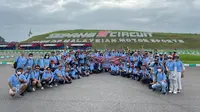 Perwakilan jaringan outlet Federal Oil nonton langsung MotoGP Malaysia 2022 di Sirkuit Sepang. (ist)