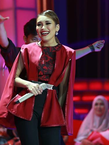 Ayu Ting Ting Geli Lihat Video Klip Alamat Palsu News Entertainment Fimela Com