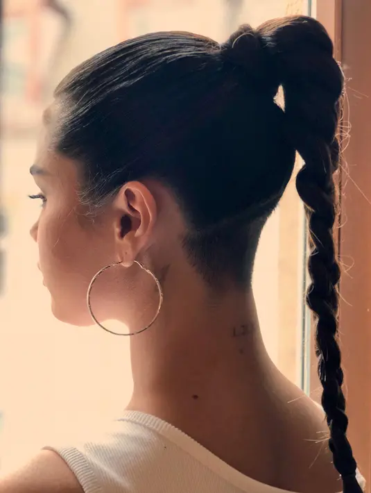 "Rasanya seperti, meski Justin kini bersama Hailey, Selena merasa bahwa mash ada kesempatan bagi keduanya untuk putus dan Justin bisa aja kembali padanya," lanjut sumber. (instagram/selenagomez)