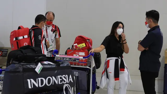 Bersama Vidya Rafika saat hendak berangkat ke Olimpiade 2020 Tokyo