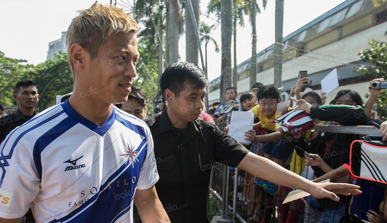 Kedatangan Keisuke Honda merupakan inisiatif dari Honda Estillo, yang merupakan manajemennya, yang sudah menjadi kegiatan tahunan sejak 2009. (Bola.com/Vitalis Yogi Trisna) 