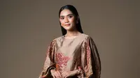 7 Dress Batik Kombinasi Brokat Belah Samping Terbaru 2025 dengan Sentuhan Modern Elegan