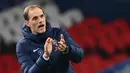 Pelatih PSG, Thomas Tuchel memberi semangat pemainnya saat bertanding melawan Rennes pada L1 Prancis di stadion Parc de Princes di Paris pada 7 November 2020. Pria asal Jerman itu menggantikan Frank Lampard, yang baru saja dipecat oleh Chelsea. (AFP/Franck Fife)