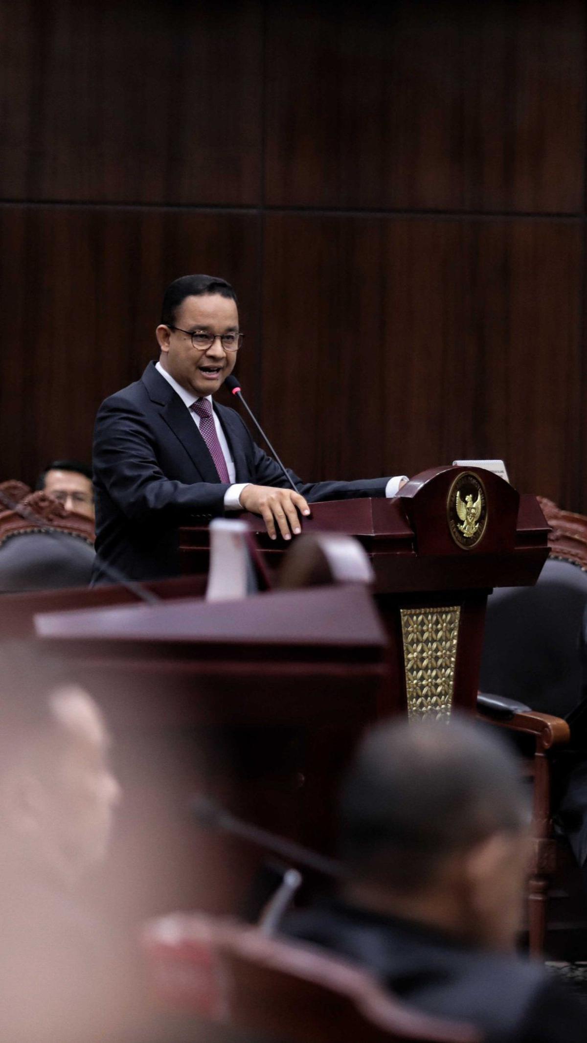 “Ini (Pilpres) adalah wujud tertinggi dari kedaulatan rakyat di mana setiap suara dapat dihitung tanpa tekanan, tanpa ancaman, tanpa Imbalan. Pertanyaannya, apakah Pilpres 2024 kemarin telah dijalankan secara bebas jujur dan adil? izinkan kami menjawabn