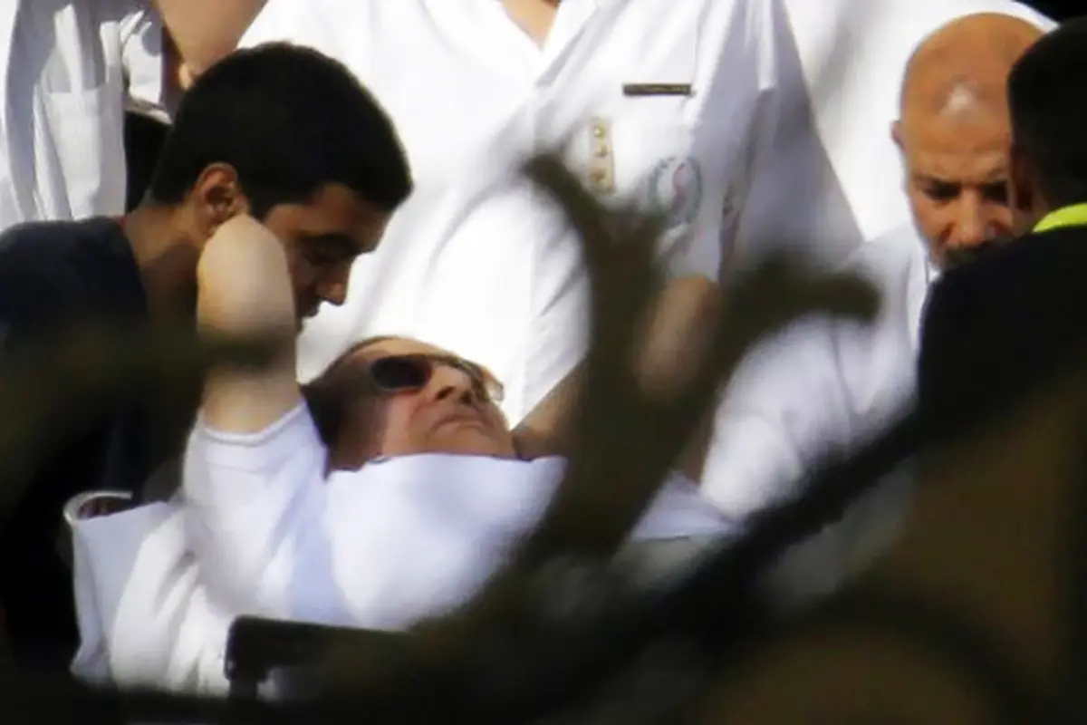 mubarak-bebas-130823b.jpg
