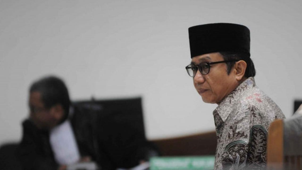 Sutan Bhatoegana dengar kesaksian Waryono Karno di sidang kasus ESDM