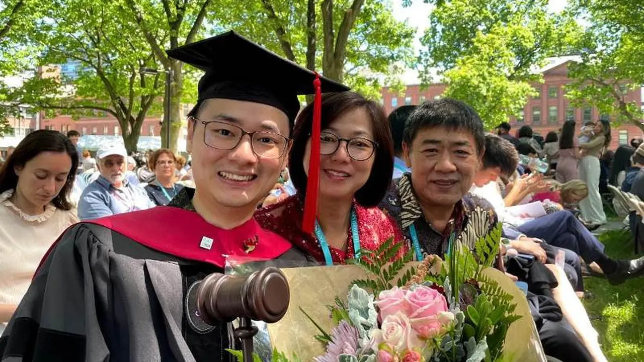 Hampir Tak Kuliah karena Biaya, Pemuda Indonesia Berhasil Kuliah di Harvard hingga Bisa Berikan Beasiswa