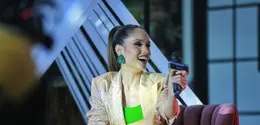 Cinta Laura kelola keuagan untuk misi kemanusiaan [Fimela.com/Adrian Utama Putra]