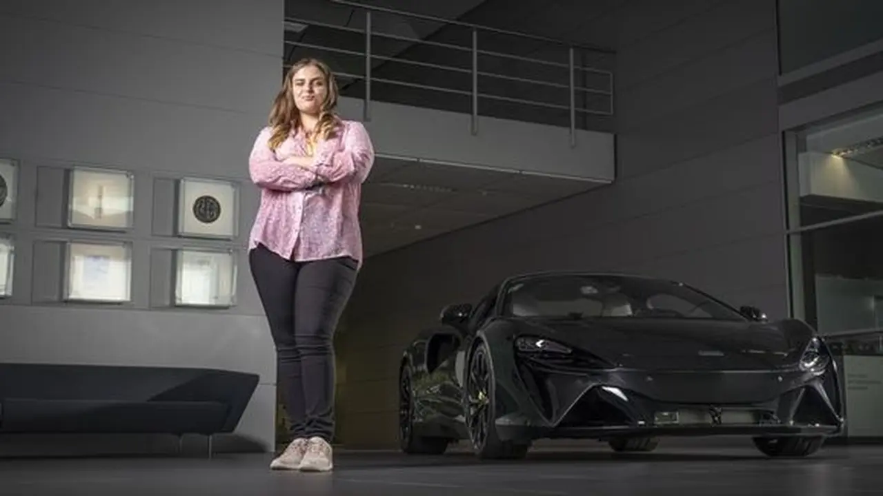 Gadis 17 tahun CEO McLaren