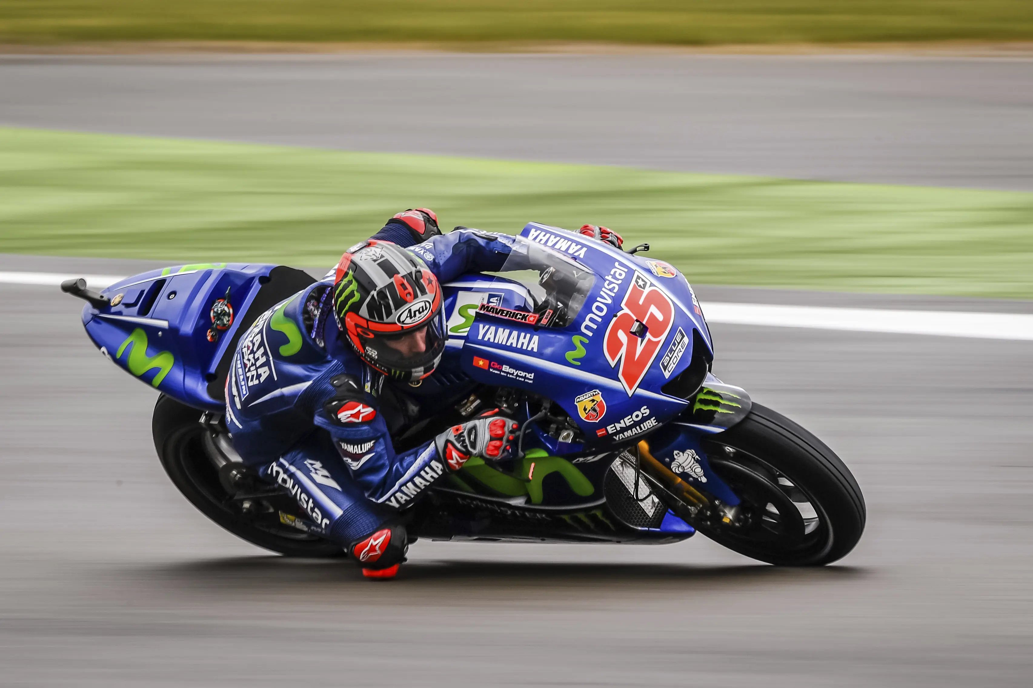 Pembalap Movistar Yamaha, Maverick Vinales siap merebut puncak klasemen pada MotoGP Jerman 2017. (AP Photo/Geert Vanden Wijngaert)