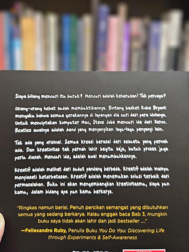 Steal Like an Artist buku