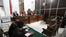 Mantan Plt Ketua Umum PSSI, Joko Driyono, menjalani sidang perdana di PN Jakarta Selatan, Senin (6/5). Joko Driyono tersandung kasus perusakan barang bukti terkait pengaturan skor. (Bola.com/M Iqbal Ichsan)