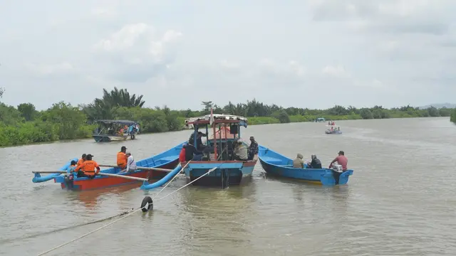 Wilayah Kampung Laut, Cilacap, diakses dengan melintasi Laguna Segara Anakan. (Liputan6.com/Muhamad Ridlo)
